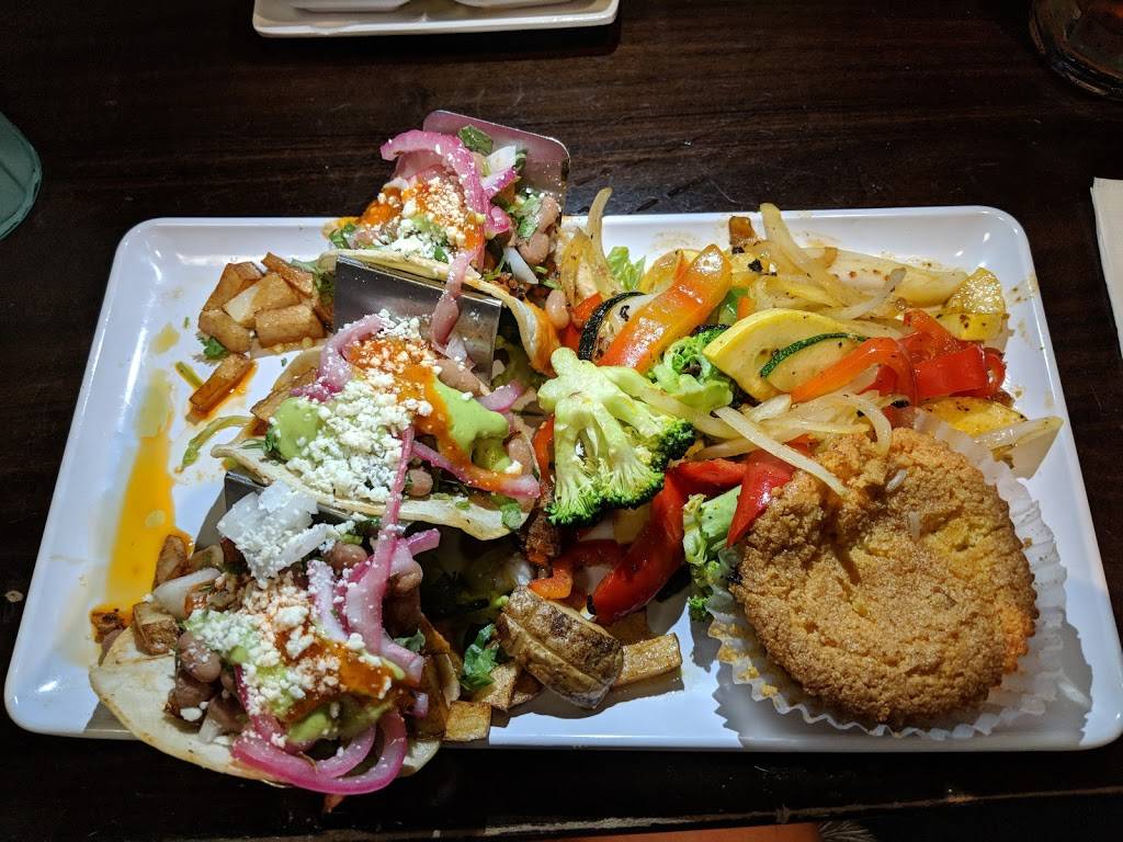 Camino Real Kitchen & Tequila | restaurant | 4501 Stine Rd #304, Bakersfield, CA 93313, USA | 6618520493 OR +1 661-852-0493