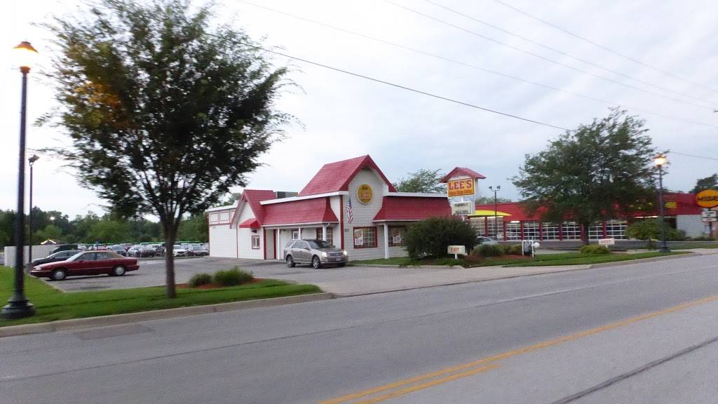 Lees Famous Recipe Chicken | restaurant | 527 S Main St, Englewood, OH 45322, USA | 9378367905 OR +1 937-836-7905