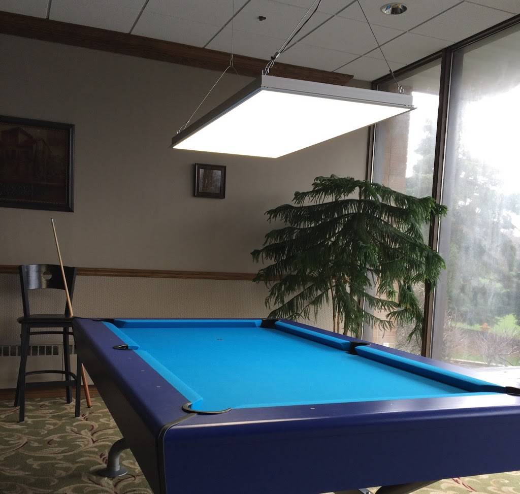 Meadowbrook Country Club | restaurant | 2149 N Green Bay Rd, Mt Pleasant, WI 53405, USA | 2628989900 OR +1 262-898-9900