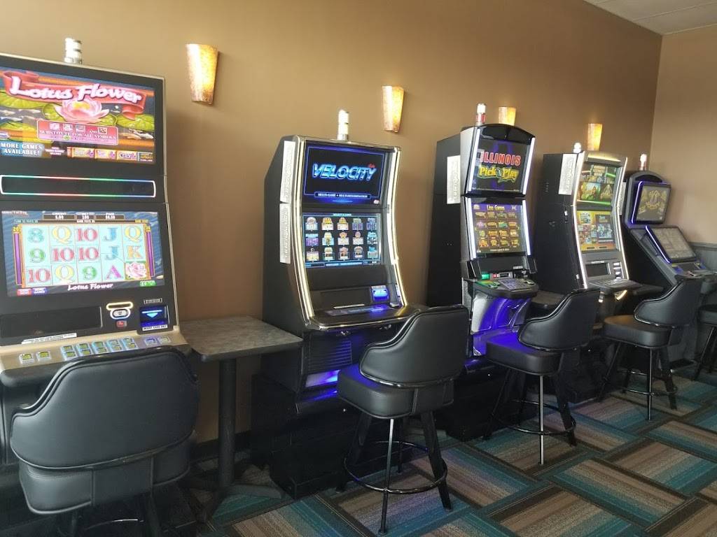 Zs Cafe And Gaming | restaurant | 435 North Wilson Road, Round Lake, IL 60073, USA | 2243380299 OR +1 224-338-0299