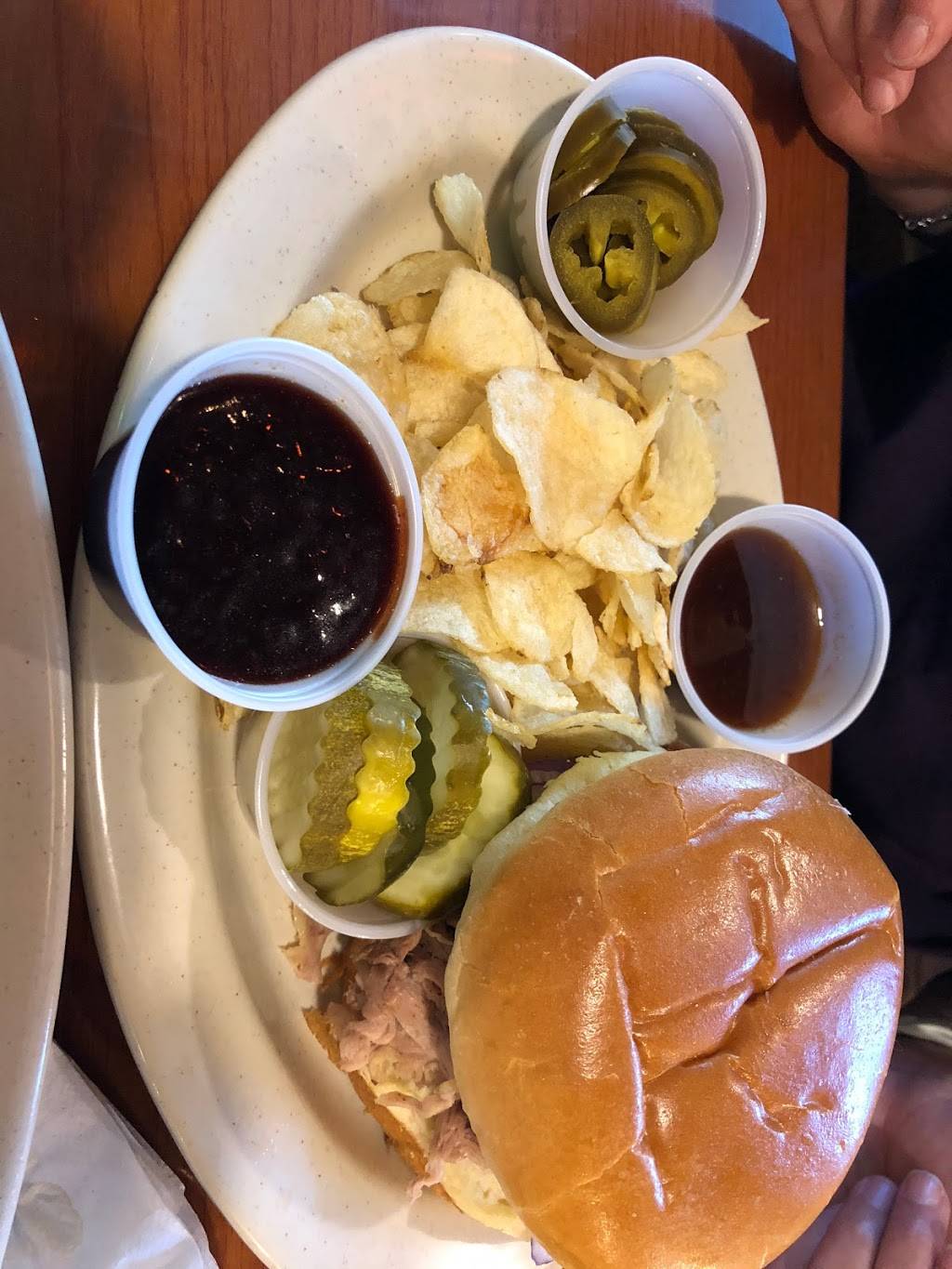 CarterQue BBQ & Grilling Co. | restaurant | 1310 S Main St, Mt Airy, MD 21771, USA | 3018292222 OR +1 301-829-2222