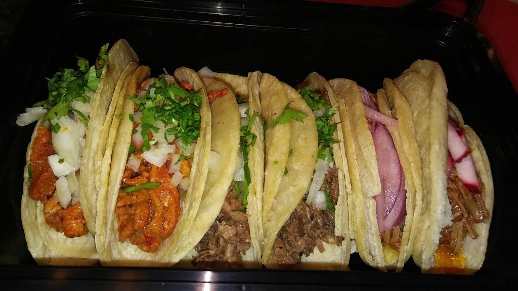 Moes Cantina | restaurant | 3518 N Clark St, Chicago, IL 60657, USA | 7733488899 OR +1 773-348-8899