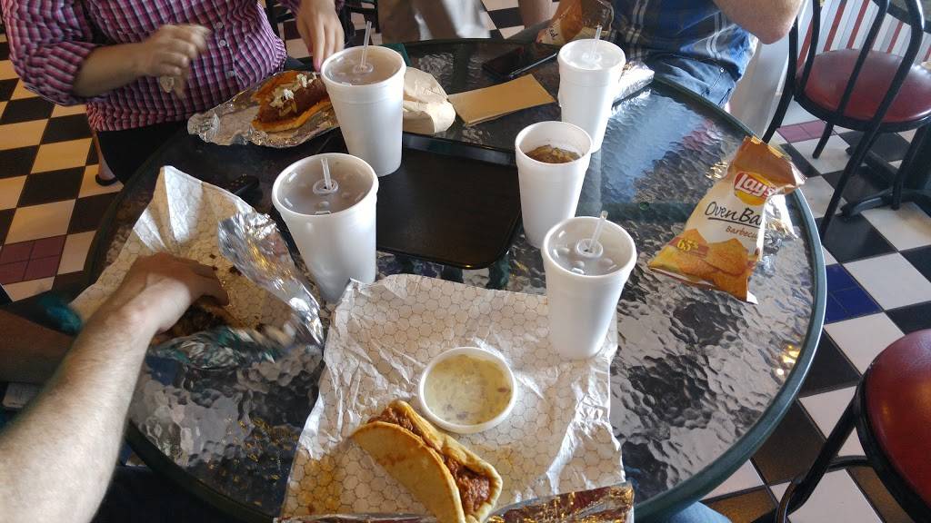 Backyard Bar BQ | restaurant | 2329 Jolly Rd, Okemos, MI 48864, USA | 5173818290 OR +1 517-381-8290