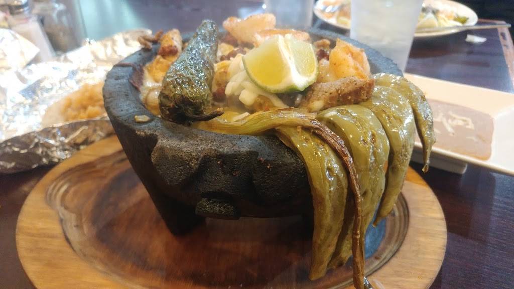 Tres Reynas Latin Cuisine | restaurant | 920 Main St, Evansville, IN 47708, USA | 8125501451 OR +1 812-550-1451