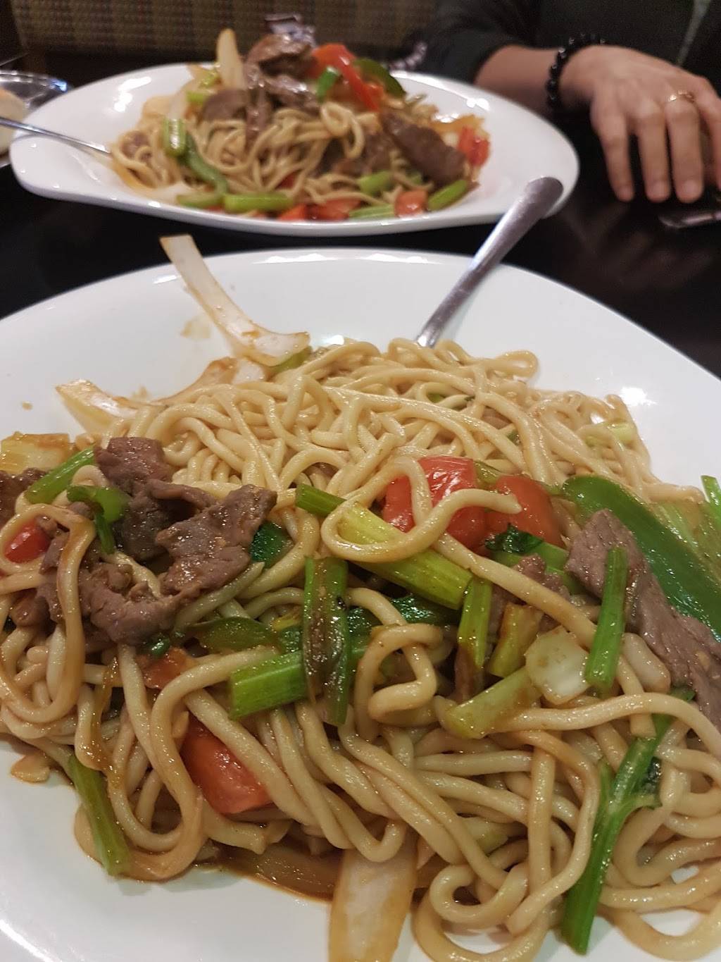 Noodle Fans 中国兰州牛肉拉面 | restaurant | 1177 Central Pkwy W, Mississauga, ON L5C 4P3, Canada | 9053068808 OR +1 905-306-8808