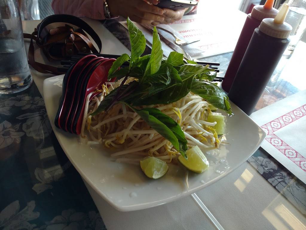 Ha Noi Pho | restaurant | 4312 Innes Rd #1, Orléans, ON K4A 5E6, Canada | 6135901000 OR +1 613-590-1000