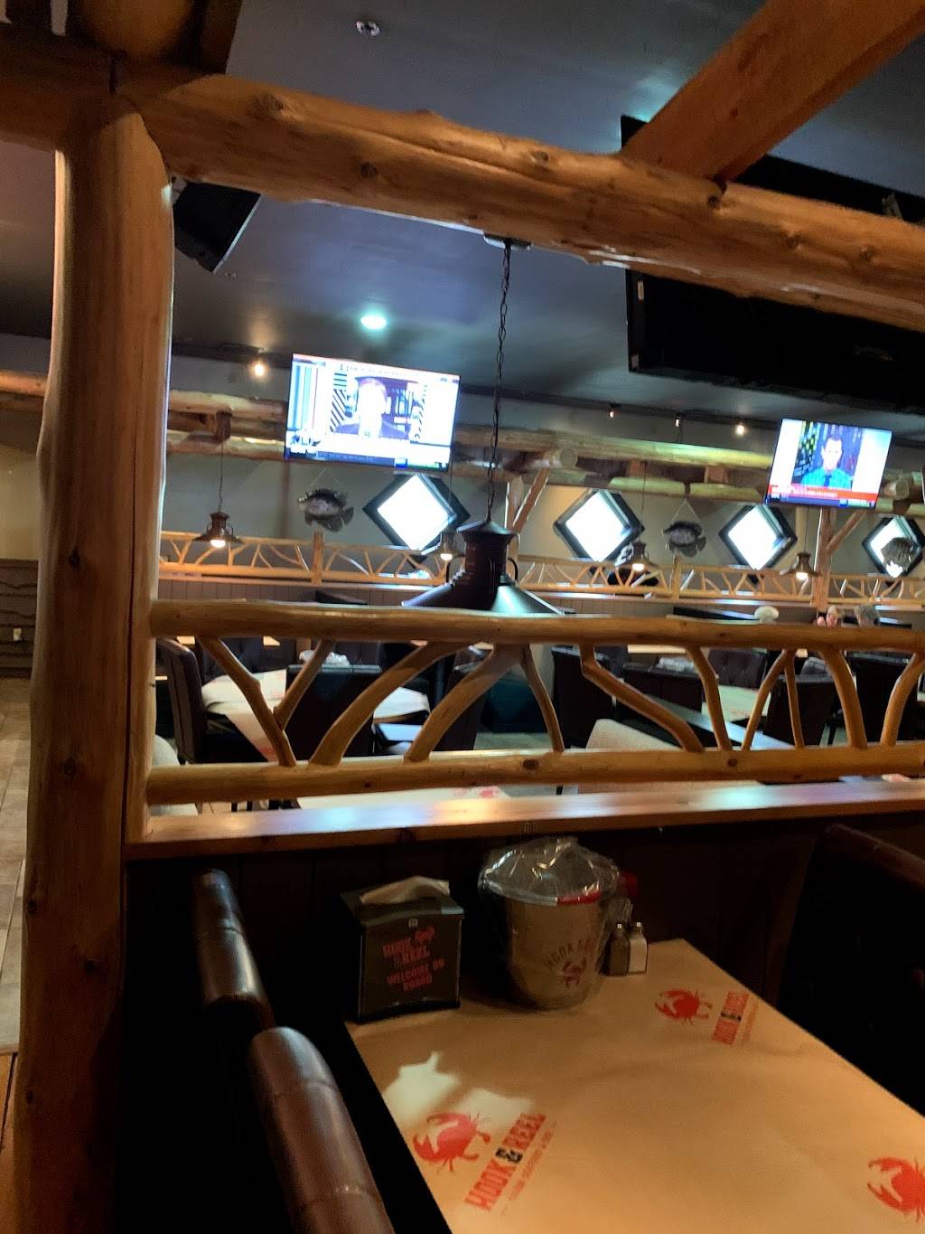 Hook & Reel Cajun Seafood | restaurant | 385 Boston Post Rd, Orange, CT 06477, USA | 2035539909 OR +1 203-553-9909