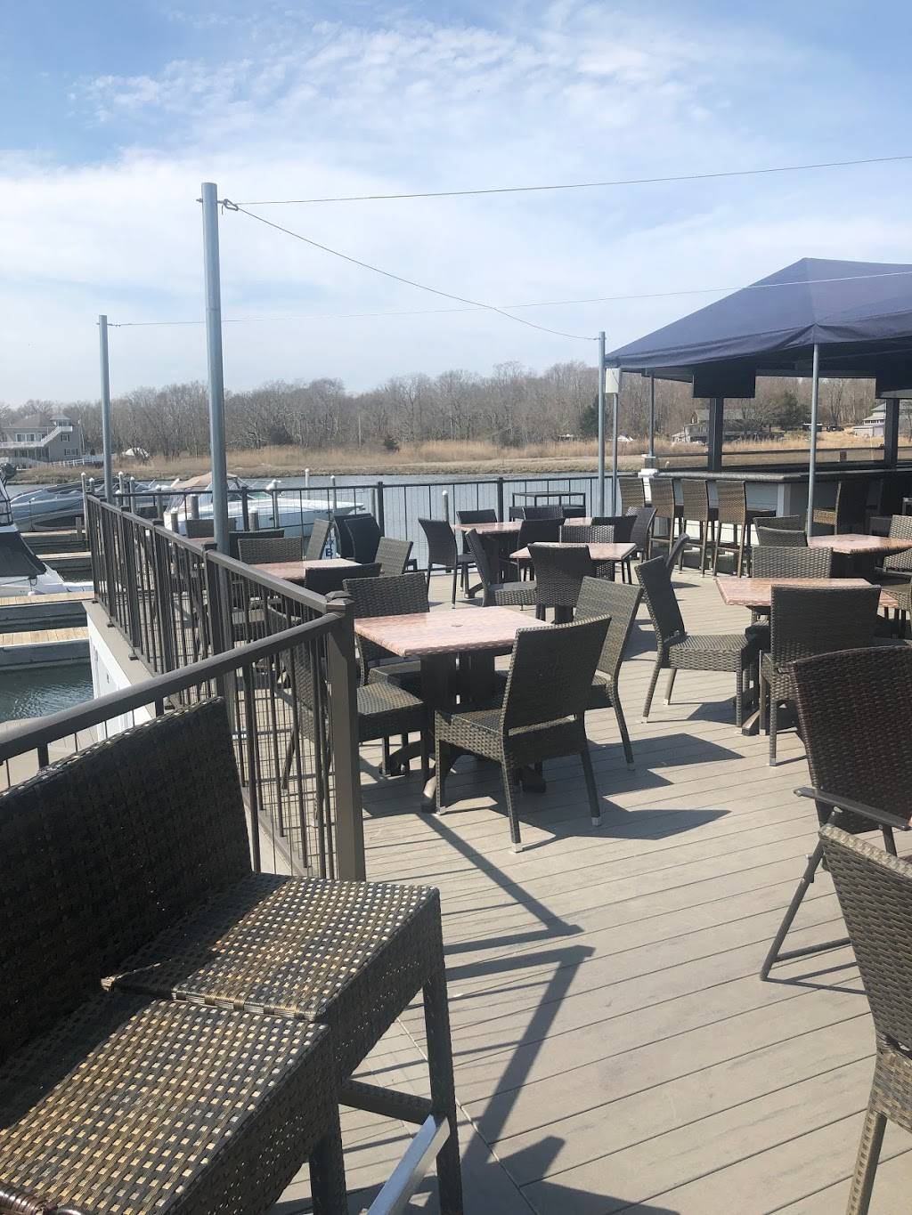 On The Docks | Waterfront Bar & Grill | restaurant | 177 Meeting House Creek Rd, Aquebogue, NY 11931, USA | 6318861160 OR +1 631-886-1160