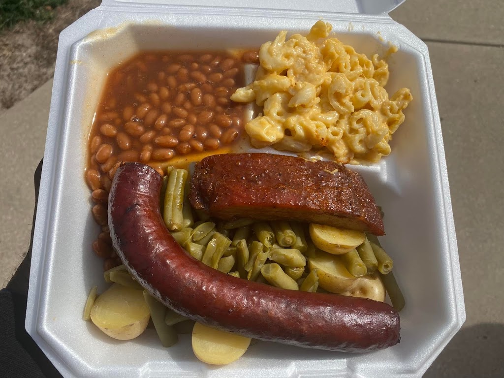 Dixons Bar-B-Que & Fixins | restaurant | 4309 Blue Ridge Blvd, Kansas City, MO 64133, USA | 8164003823 OR +1 816-400-3823