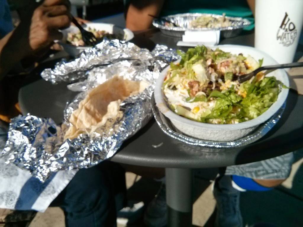 Chipotle Mexican Grill | restaurant | 9506 Main St No 22B, Fairfax, VA 22031, USA | 5713285485 OR +1 571-328-5485