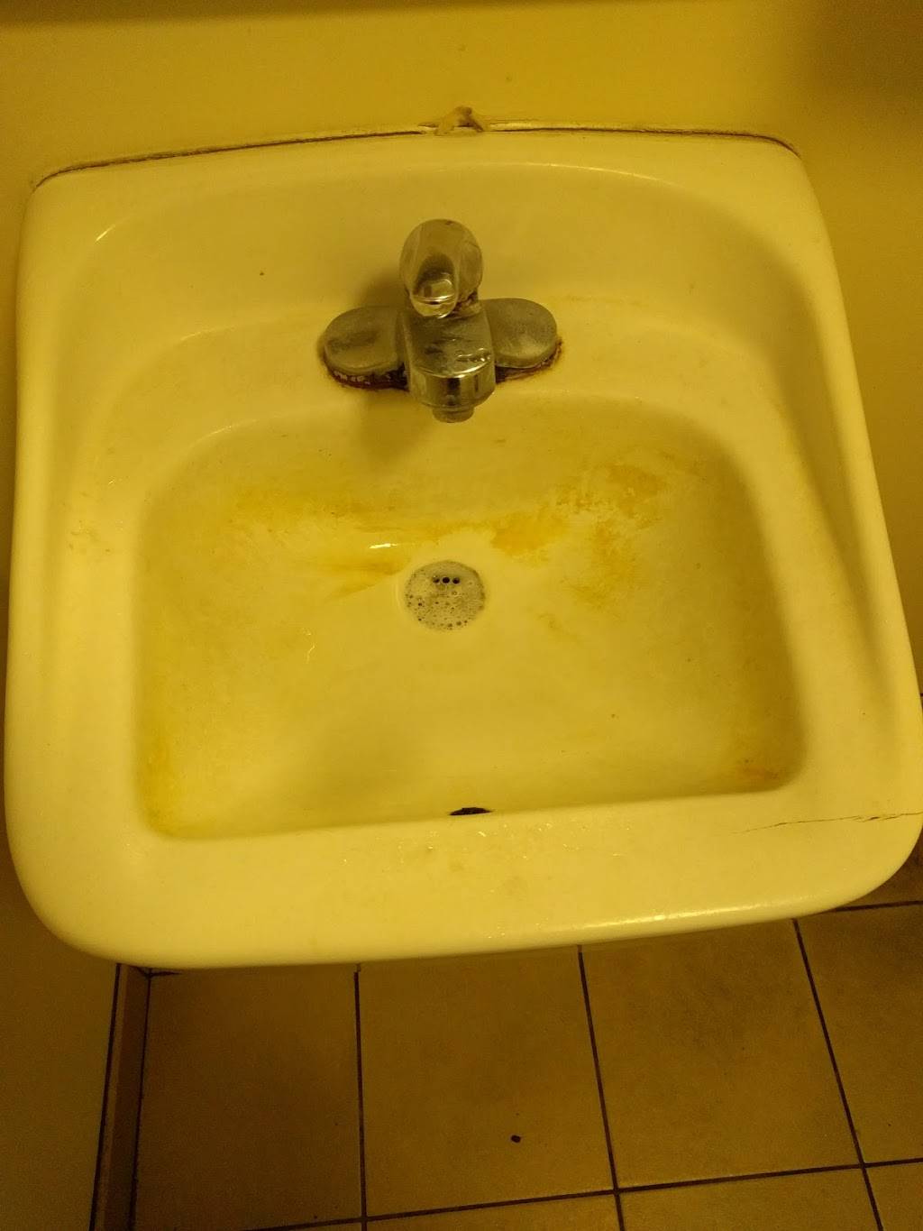 Subway Restaurants | restaurant | 202-204 N Charter St, Madison, WI 53715, USA | 6082600808 OR +1 608-260-0808