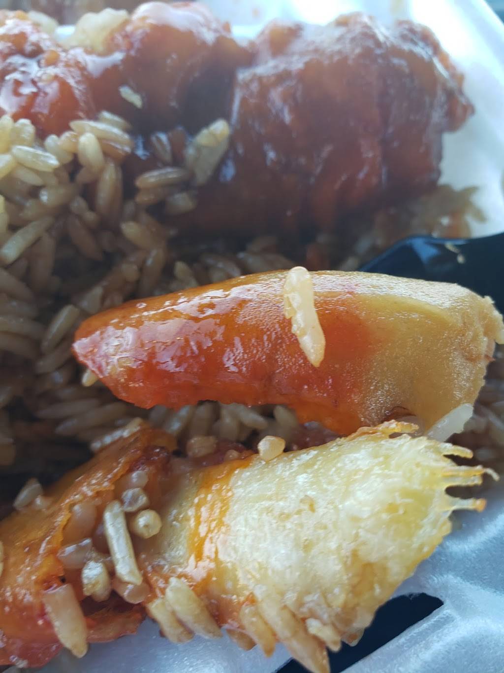 Famous Wok | restaurant | 2200 W War Memorial Dr, Peoria, IL 61614, USA | 3096860663 OR +1 309-686-0663