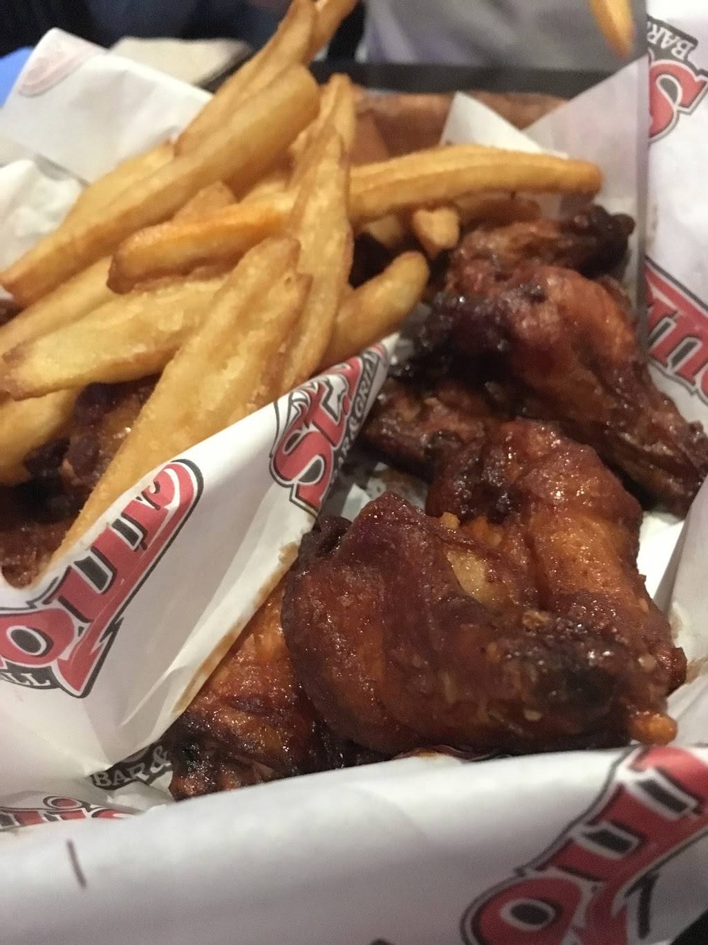 St. Louis Bar & Grill | restaurant | 444 Hollandview Trail Unit B7, Aurora, ON L4G 7Z9, Canada | 9058414445 OR +1 905-841-4445