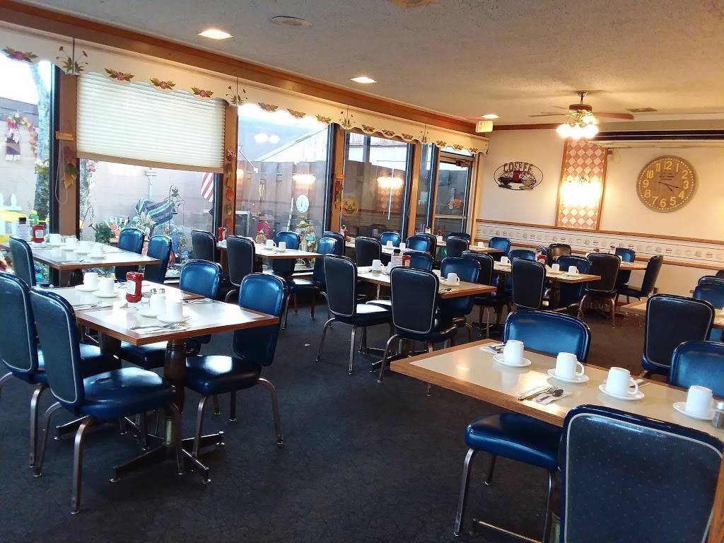 Walkers Restaurant & Bakery | restaurant | 813 Park Ave, Beaver Dam, WI 53916, USA | 9208859041 OR +1 920-885-9041