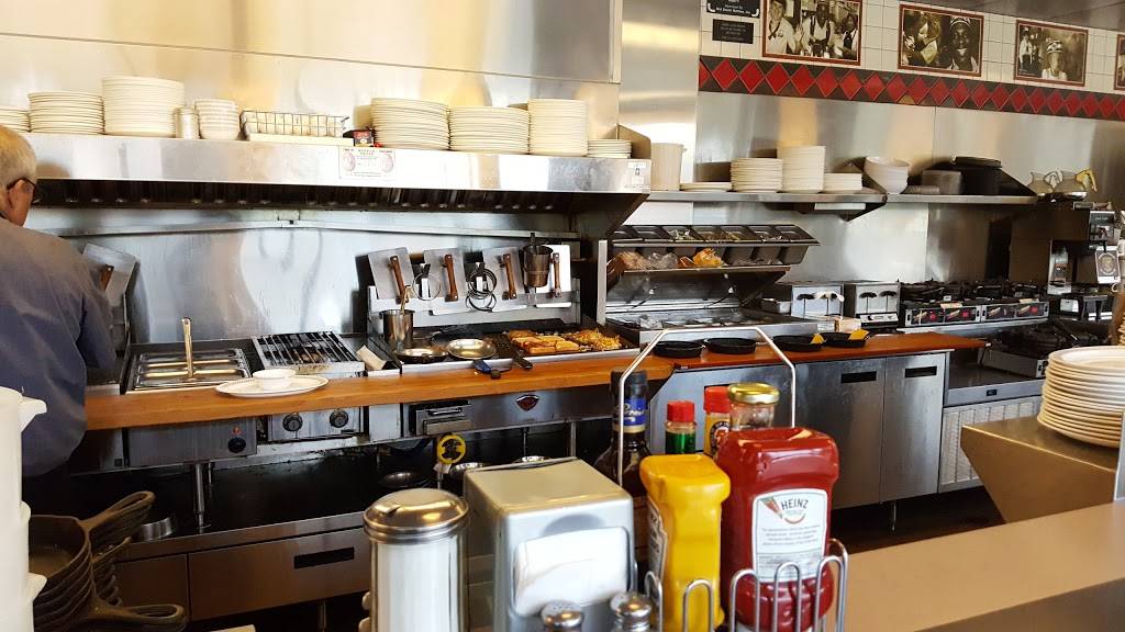 Waffle House | meal takeaway | 2625 Lebanon Pike, Nashville, TN 37214, USA | 6152325083 OR +1 615-232-5083