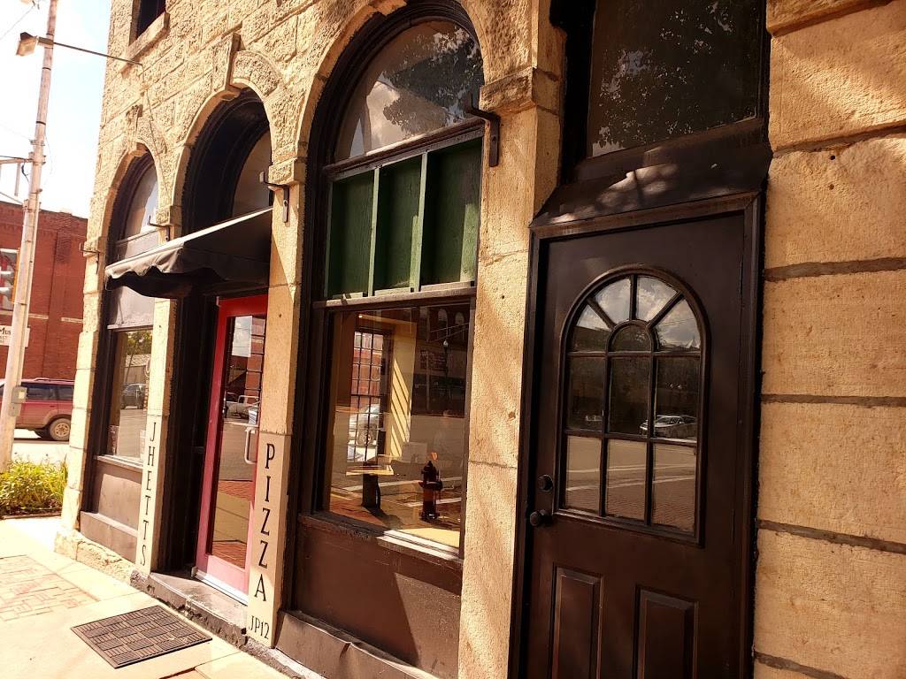 Jhetts Pizza | restaurant | 401 New York Ave, Holton, KS 66436, USA | 7853644944 OR +1 785-364-4944
