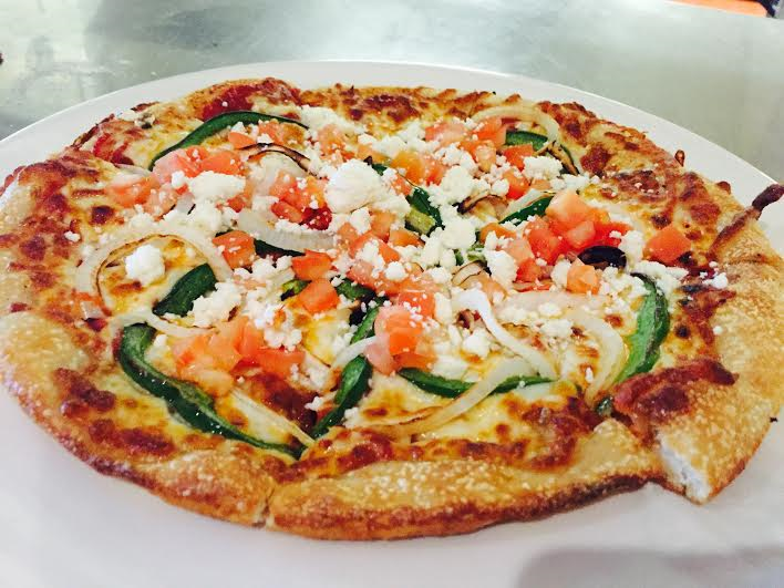 Boston Pizza | restaurant | 521 W Hunt Club Rd, Nepean, ON K2G 5W5, Canada | 6132263374 OR +1 613-226-3374