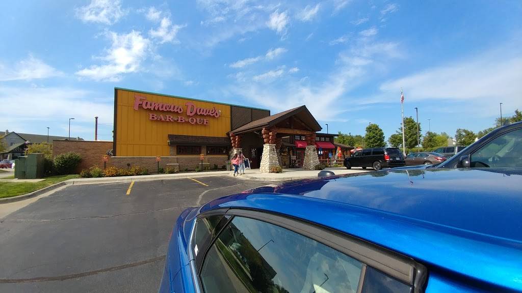 Famous Daves Bar-B-Que | restaurant | 1320 Village West Pkwy, Kansas City, KS 66111, USA | 9133348646 OR +1 913-334-8646