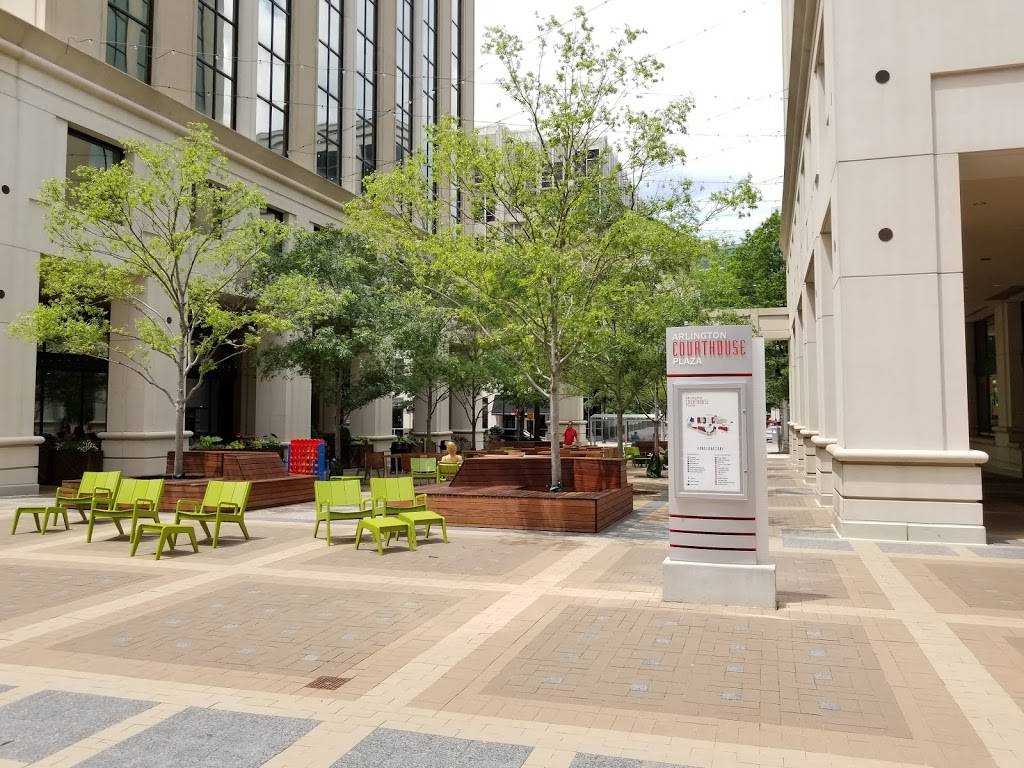 Starbucks | cafe | 2200 Clarendon Blvd, Arlington, VA 22201, USA | 7032434721 OR +1 703-243-4721