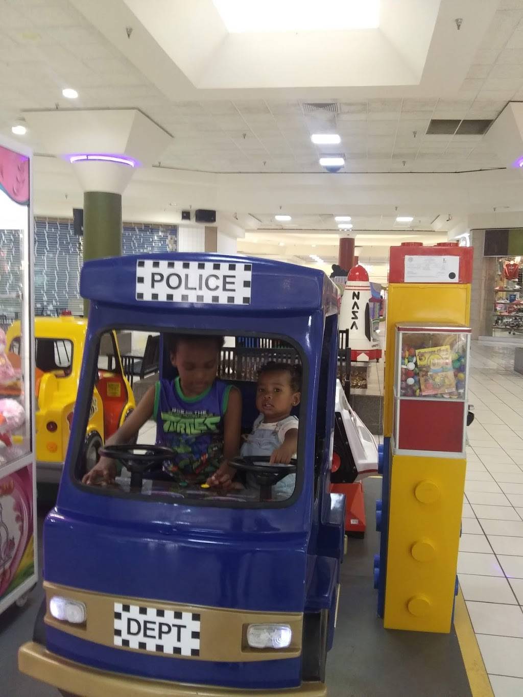 American Deli | restaurant | 429 Mall Blvd, Brunswick, GA 31525, USA | 9122646232 OR +1 912-264-6232