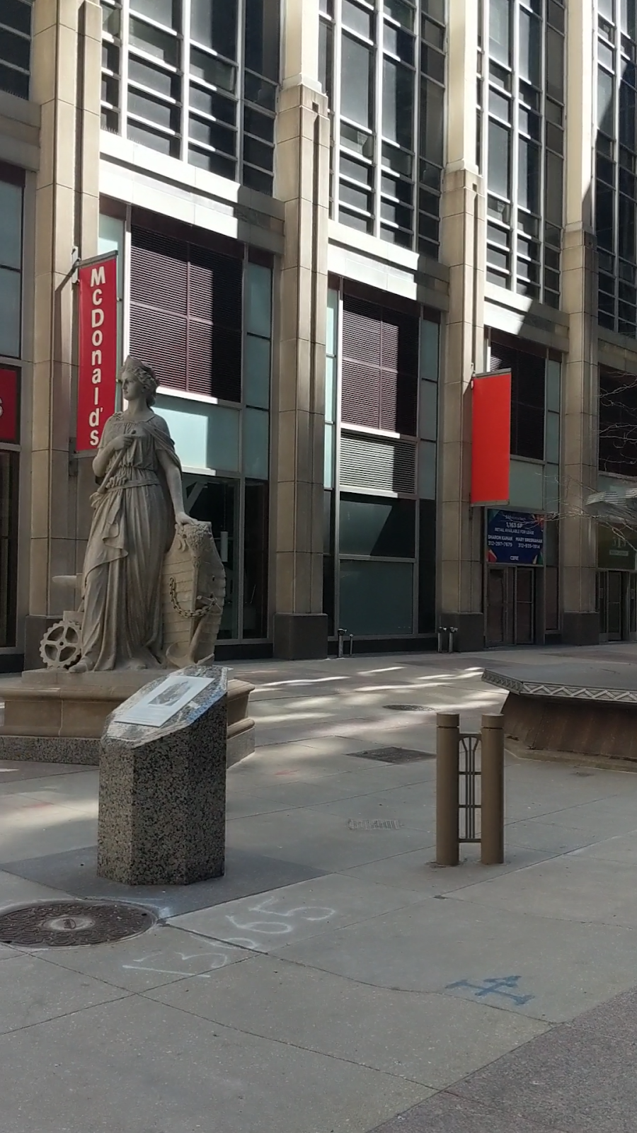 McDonalds | restaurant | 111 W Jackson Blvd, Chicago, IL 60604, USA | 3129221648 OR +1 312-922-1648