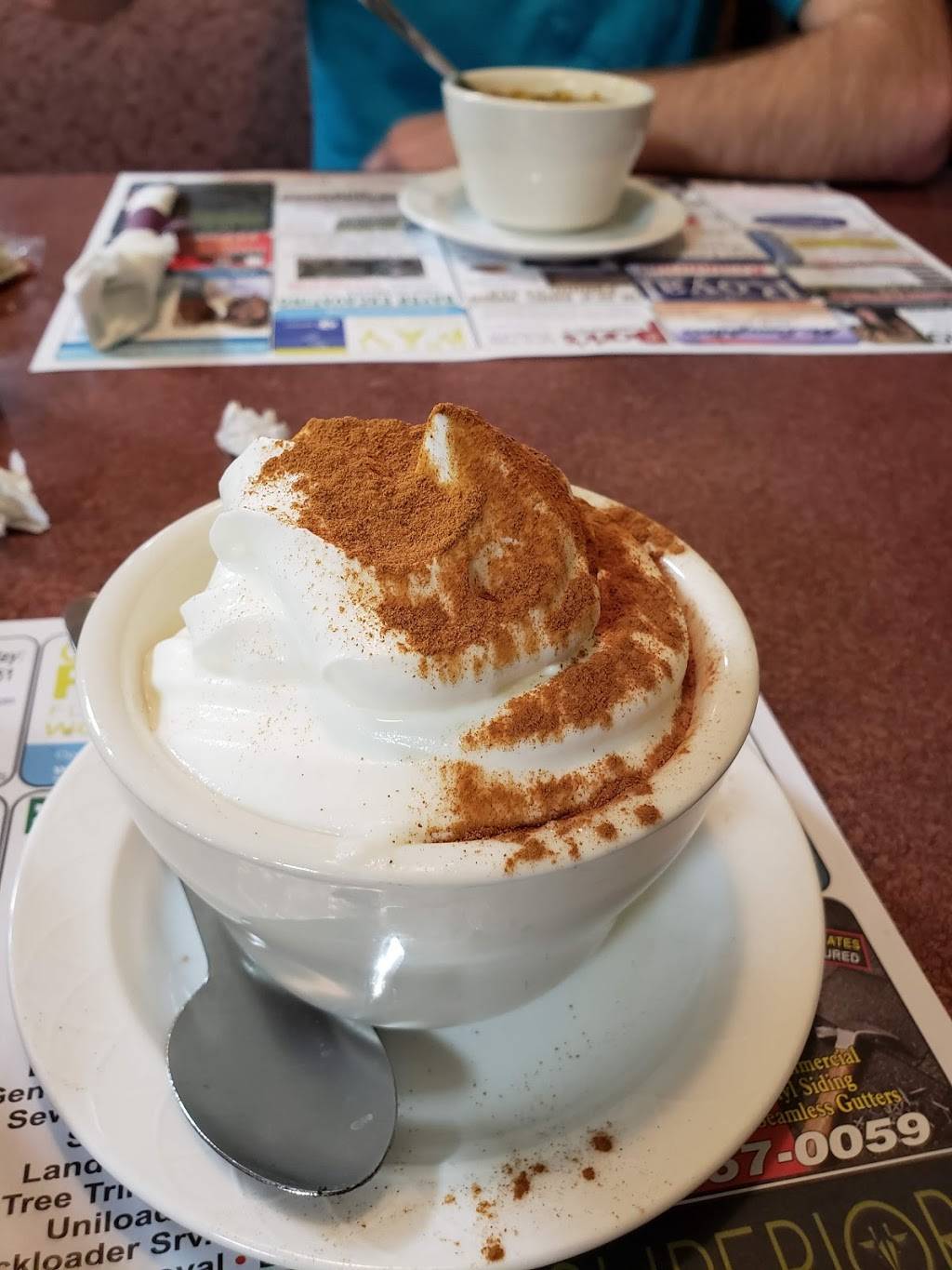 Royal Family Restaurant | restaurant | 1543 E Main St, Waynesboro, PA 17268, USA | 7176557516 OR +1 717-655-7516