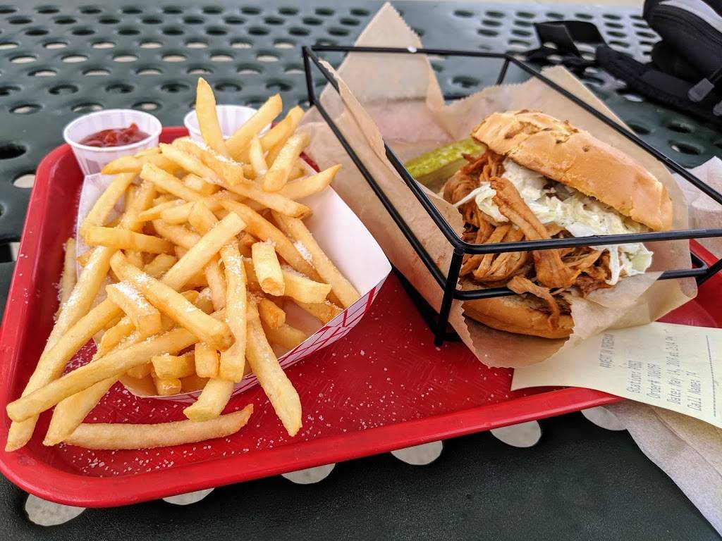 Sandcastle | restaurant | 4955 W Lake Nokomis Pkwy, Minneapolis, MN 55417, USA | 6127210756 OR +1 612-721-0756