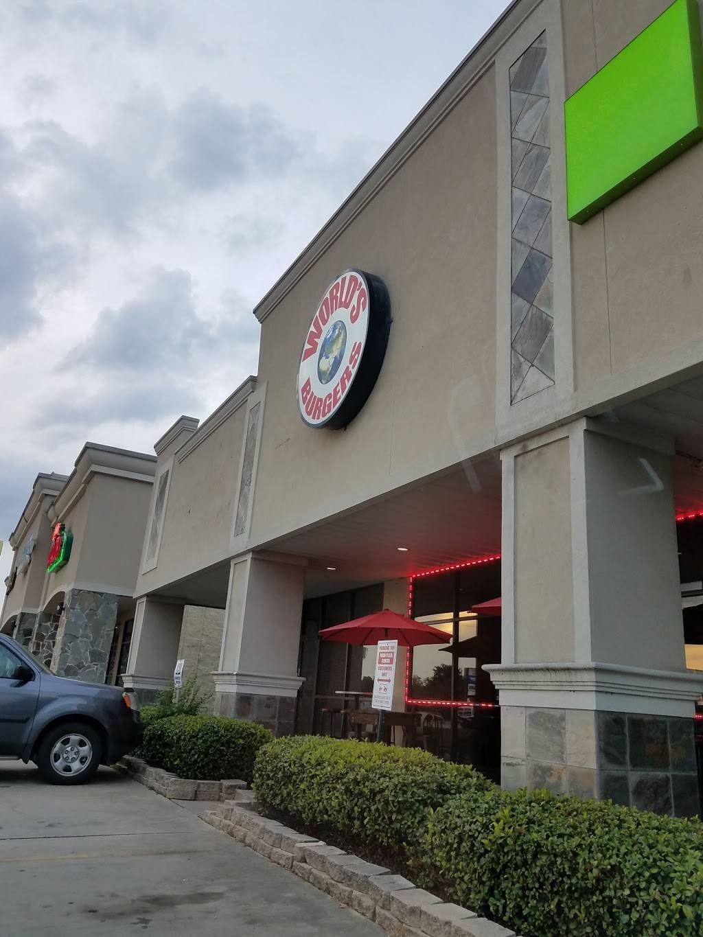 Worlds Burgers | restaurant | 18438 TX-105, Montgomery, TX 77356, USA | 9365822442 OR +1 936-582-2442