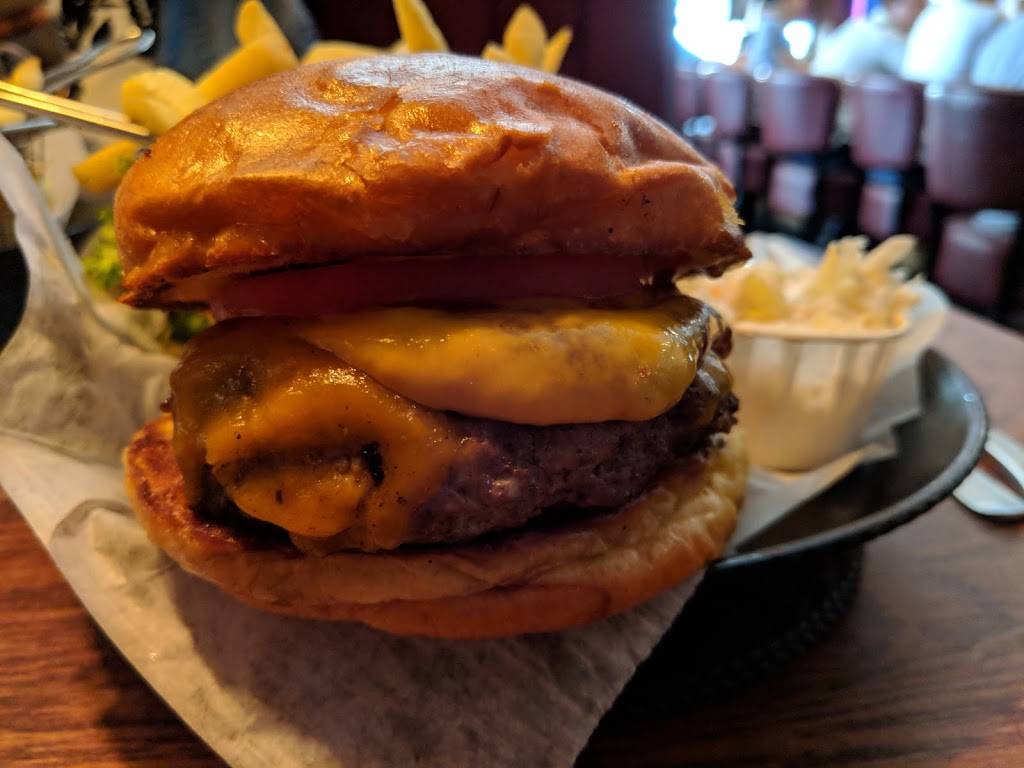 Sweetwater Tavern | restaurant | 400 E Congress St, Detroit, MI 48226, USA | 3139622210 OR +1 313-962-2210