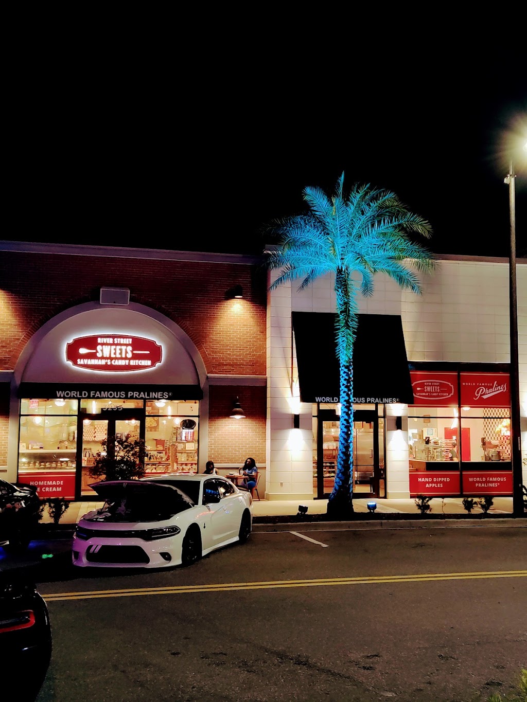 River Street Sweets • Savannahs Candy Kitchen | restaurant | 3235 Margaritaville Blvd, Kissimmee, FL 34747, USA | 4074796487 OR +1 407-479-6487