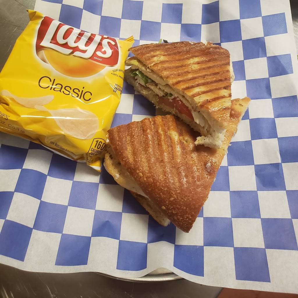 Enzos Pizza & Pasta | restaurant | 246 Eagleview Blvd, Exton, PA 19341, USA | 6103632500 OR +1 610-363-2500