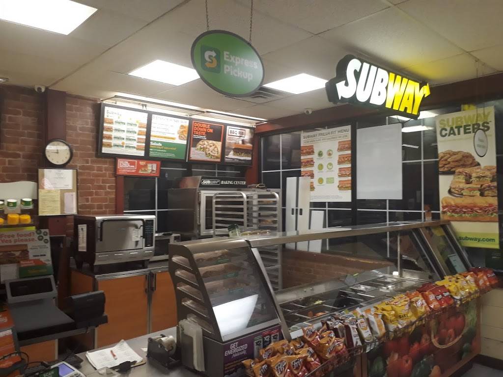 Subway | restaurant | 384 Main St, New London, NH 03257, USA | 6035266130 OR +1 603-526-6130