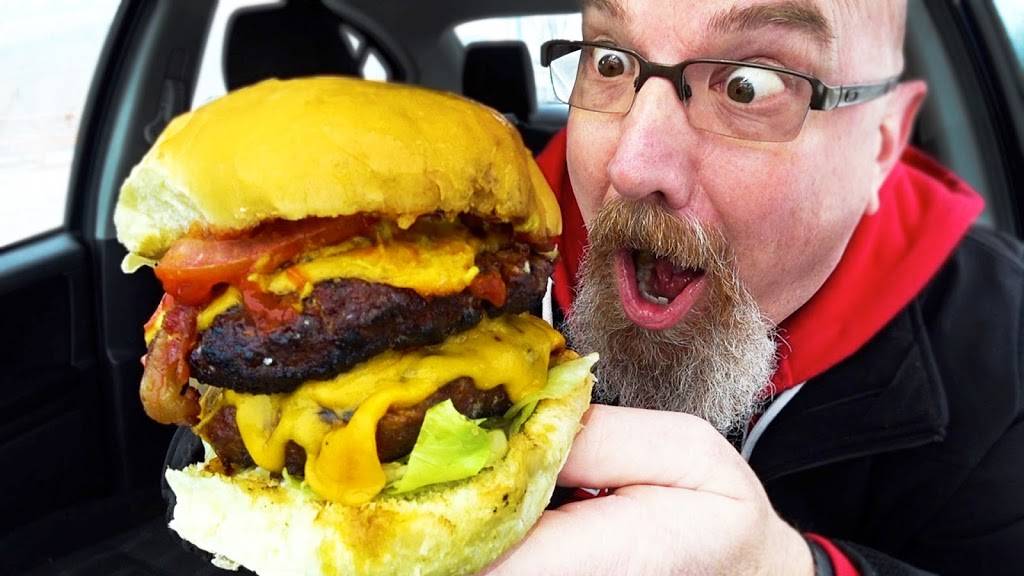 Johnny Burger | restaurant | 847 Innisfil Beach Rd, Innisfil, ON L9S 1Y8, Canada | 7054312218 OR +1 705-431-2218