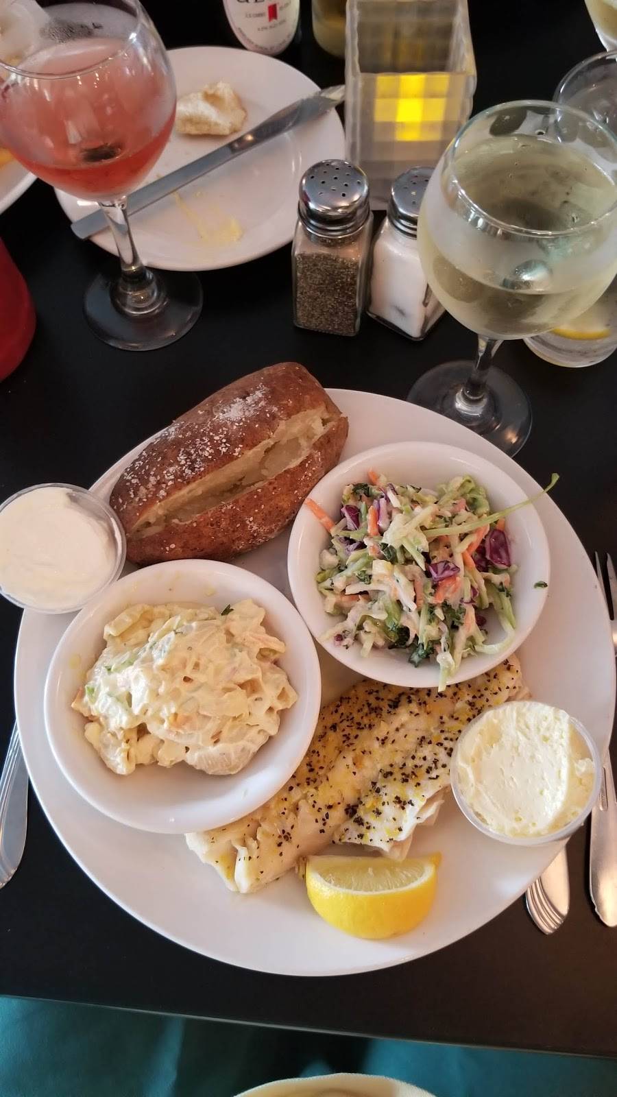 Mannings Fireside Manor | restaurant | 5377 W Lake Rd, Dunkirk, NY 14048, USA | 7166791199 OR +1 716-679-1199