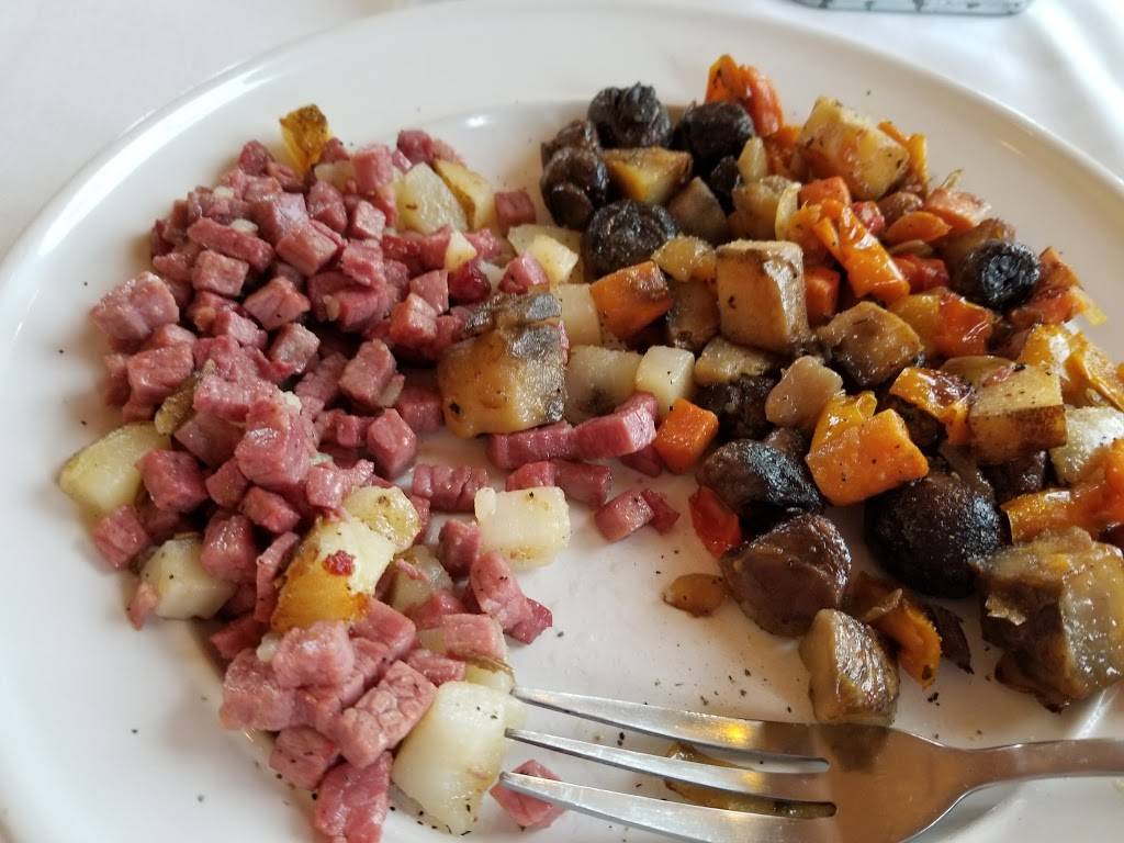 Heritage On 9 Restaurant & Tavern | restaurant | 999 Main Rd, Eddington, ME 04428, USA | 2078438191 OR +1 207-843-8191