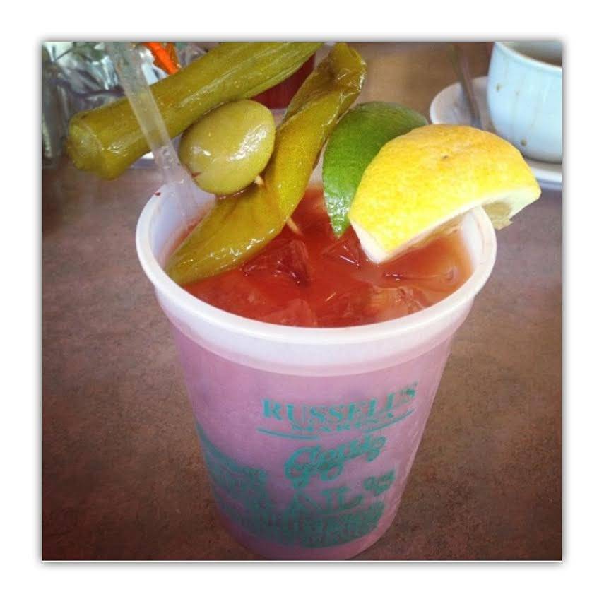 Russells Marina Grill | restaurant | 8555 Pontchartrain Blvd, New Orleans, LA 70124, United States | 5042829980 OR +1 504-282-9980