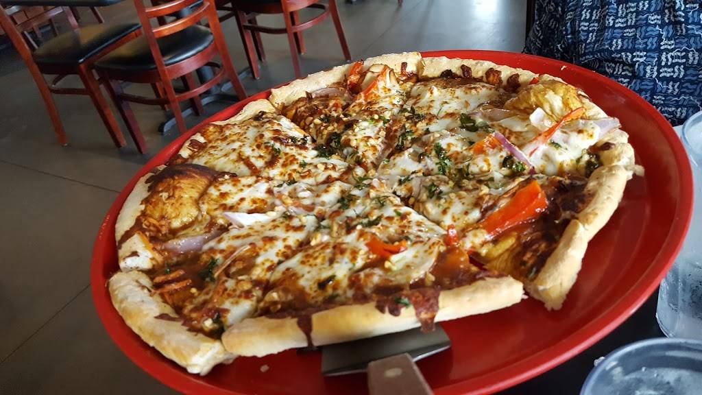 Minskys Pizza | restaurant | 15983 S Bradley Dr, Olathe, KS 66062, USA | 9137809922 OR +1 913-780-9922