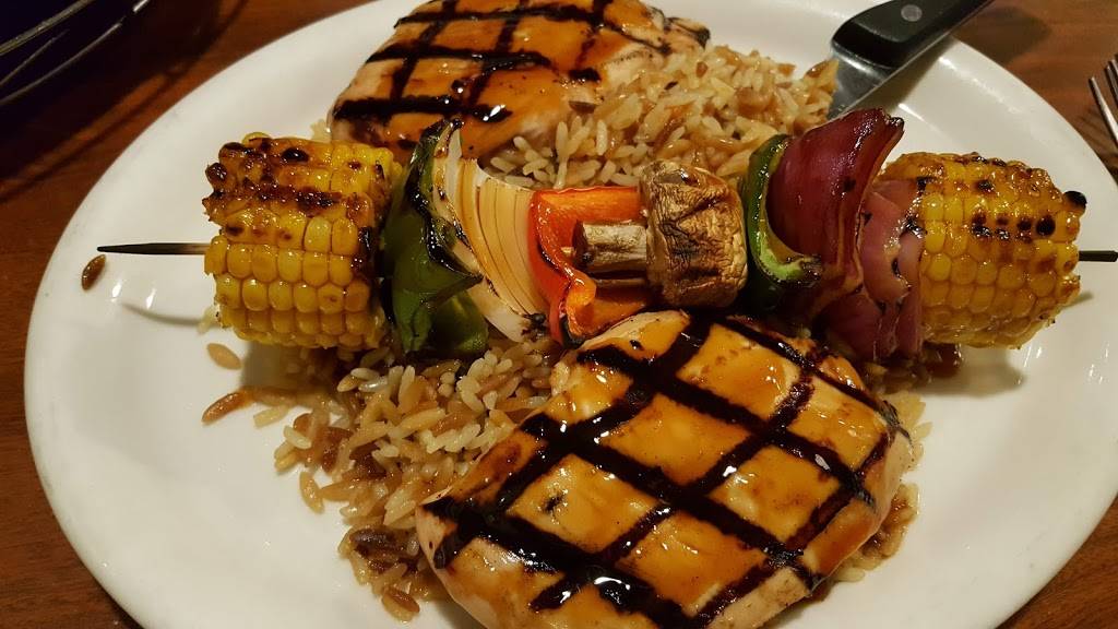 Highland House | restaurant | 2630 E Highland Rd, Highland Charter Twp, MI 48356, USA | 2488874161 OR +1 248-887-4161