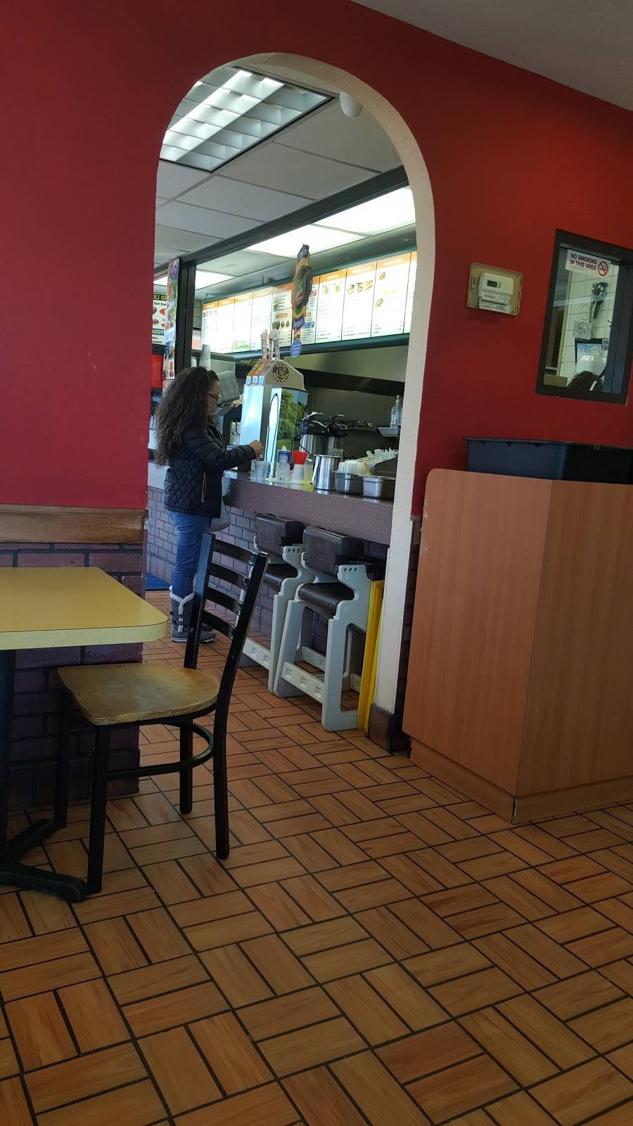 Toms Original Super Burgers | restaurant | 9750 Sierra Ave, Fontana, CA 92335, USA | 9094289967 OR +1 909-428-9967