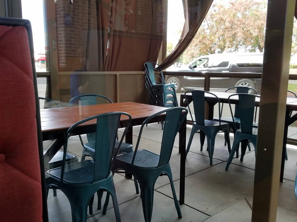 Que Pasa Mexican Cafe | restaurant | 2908 S Mooney Blvd, Visalia, CA 93277, USA | 5596229600 OR +1 559-622-9600