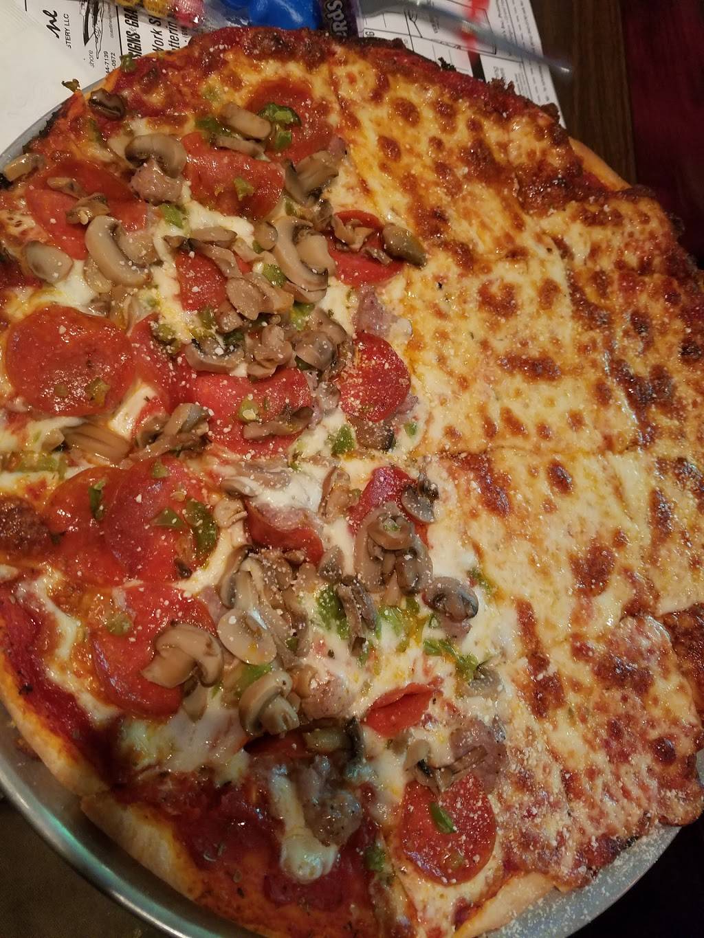 Clover Bar | restaurant | 601 S Beechtree St, Grand Haven, MI 49417, USA | 6168463580 OR +1 616-846-3580