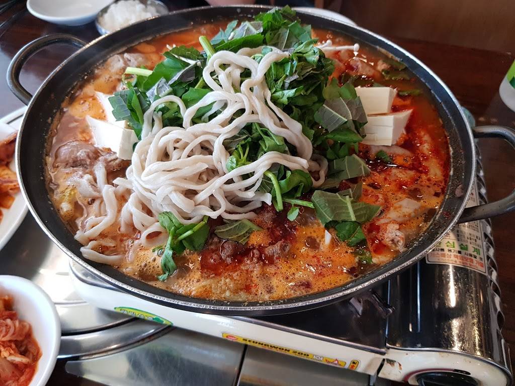 ManDooHyang | restaurant | 169 Dundas St E, Mississauga, ON L5A 1W8, Canada | 9058973355 OR +1 905-897-3355