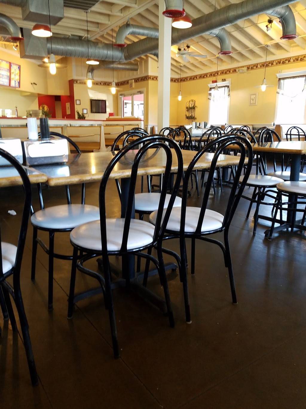 Charlies Chicken | restaurant | 4747 S 33rd W Ave, Tulsa, OK 74107, USA | 9184471115 OR +1 918-447-1115