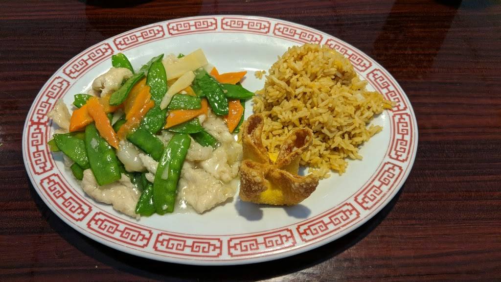 Happy Family Chinese Food And Sushi Bar | restaurant | 103 W Courthouse Square, Cumming, GA 30040, USA | 4706957233 OR +1 470-695-7233