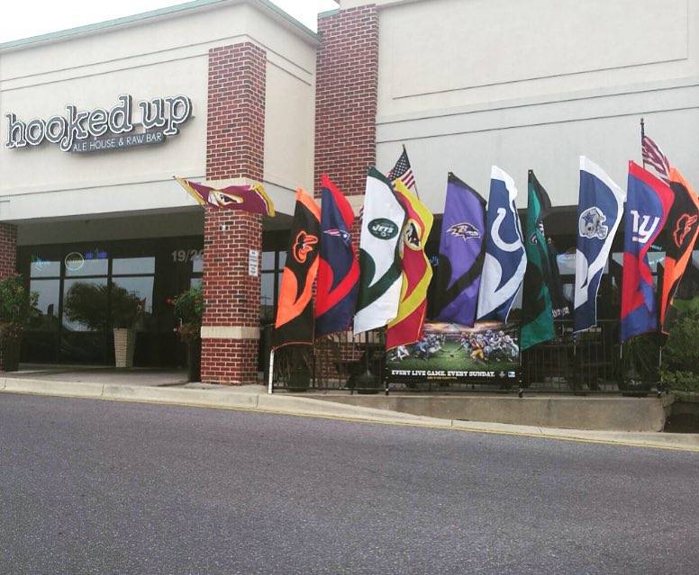 Hooked Up Ale House & Raw Bar | restaurant | 38069 Town Center Dr #20, Millville, DE 19967, USA | 3025394111 OR +1 302-539-4111