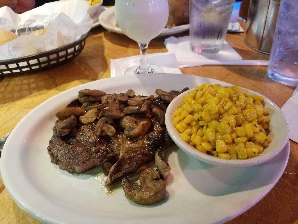 Texas Roadhouse | restaurant | 835 Cog Cir, Crystal Lake, IL 60014, USA | 8153567427 OR +1 815-356-7427