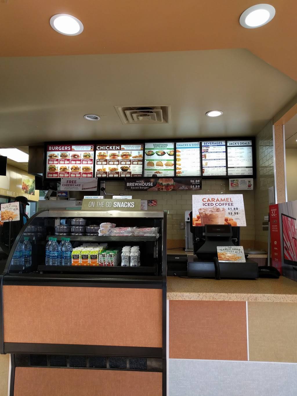 Jack in the Box | restaurant | 11211 Potranco Rd, San Antonio, TX 78253, USA | 2106795084 OR +1 210-679-5084