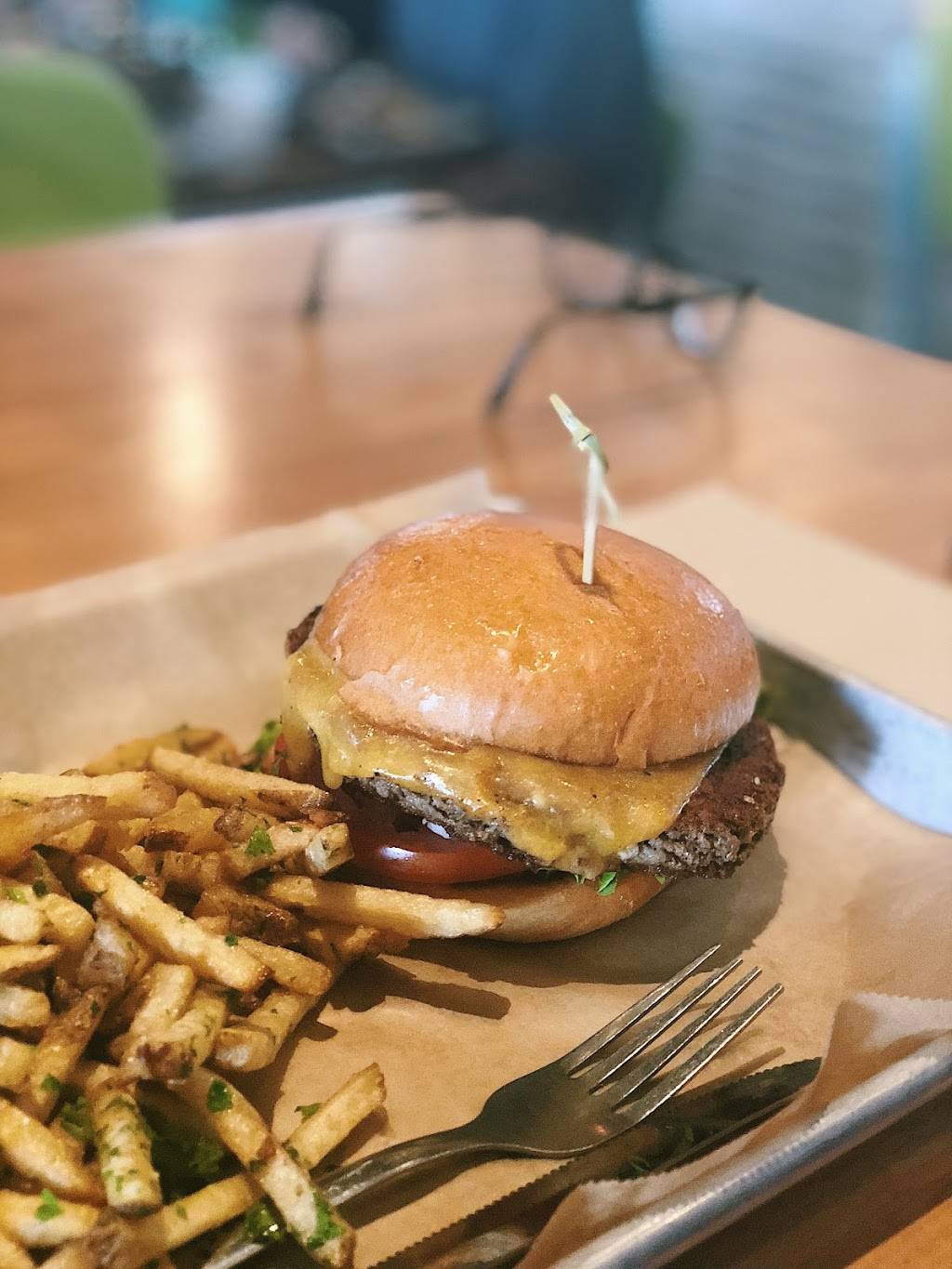 Hopdoddy Burger Bar | restaurant | 6 Cooper St, Memphis, TN 38104, USA | 9016545100 OR +1 901-654-5100