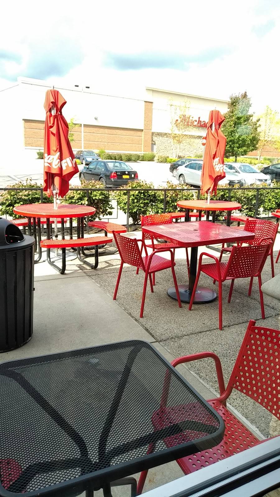 Five Guys | meal takeaway | 3439 W Genesee St, Syracuse, NY 13219, USA | 3152997027 OR +1 315-299-7027