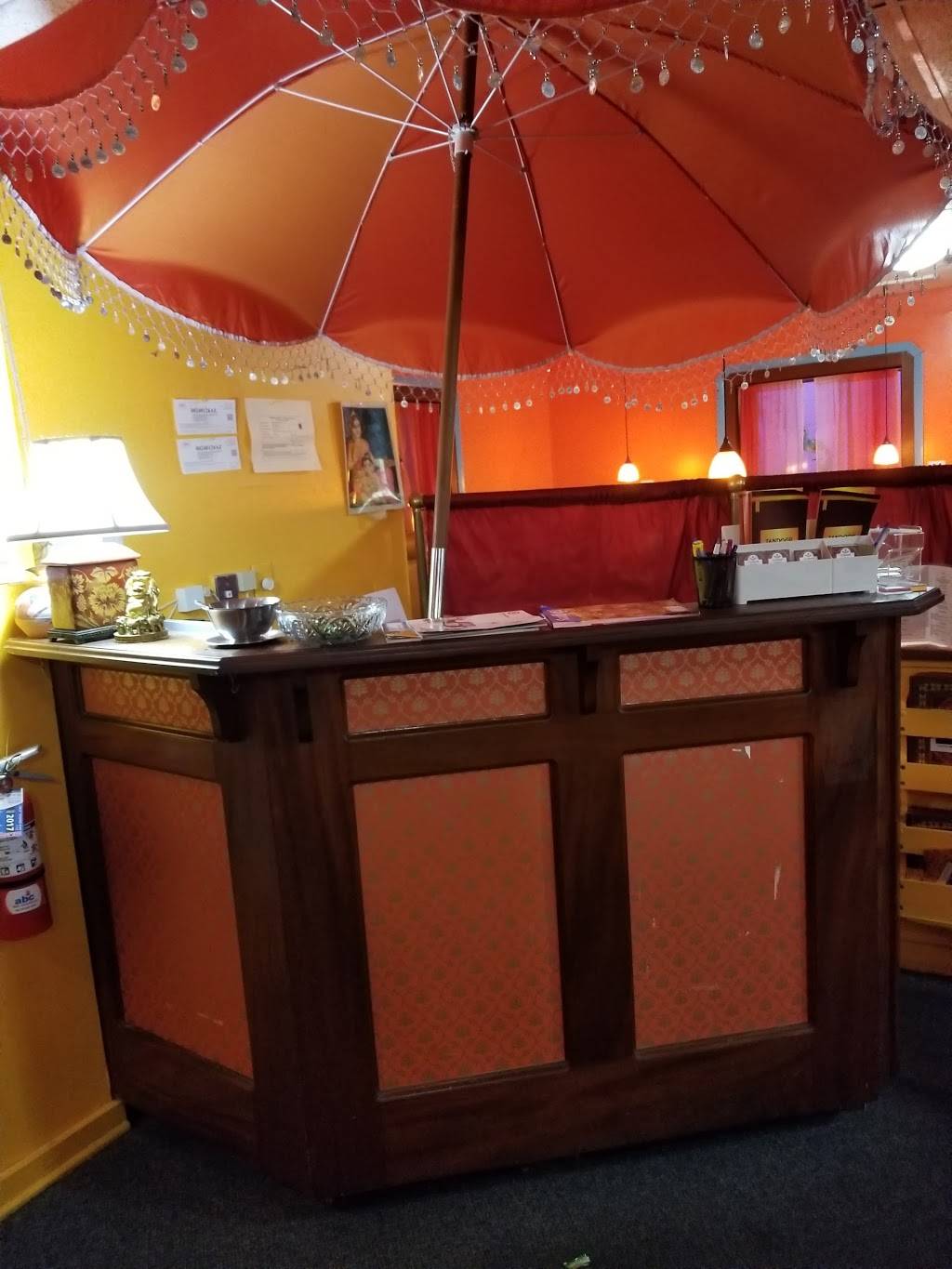 Tandoor Indian Restaurant | restaurant | 1301 E Franklin St # 100, Chapel Hill, NC 27514, USA | 9199676622 OR +1 919-967-6622